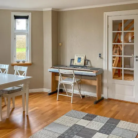 3 Bedroom Cozy In Casa vacanze